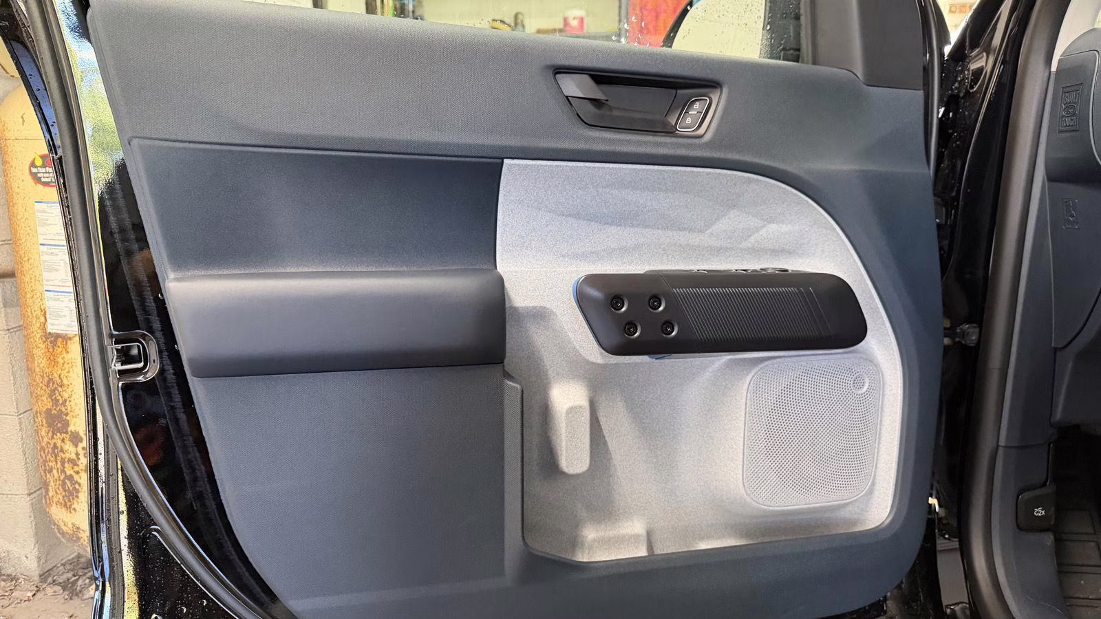 2025 Shadow Black Ford Maverick XLT FWD Truck