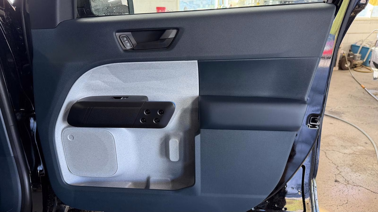 2025 Shadow Black Ford Maverick XLT FWD Truck