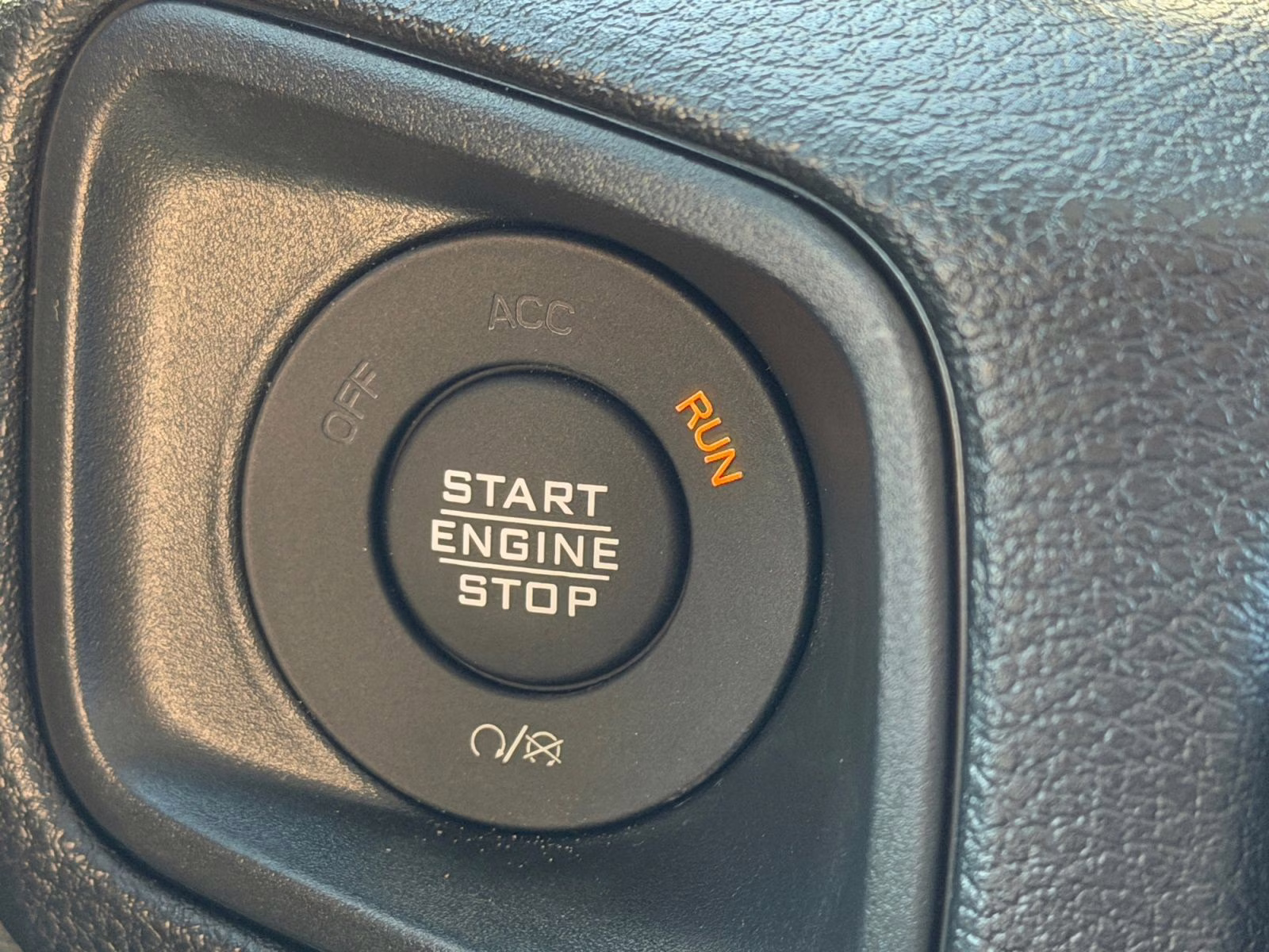 2026 Anvil Clearcoat Jeep Gladiator Sport S 4X4 Truck