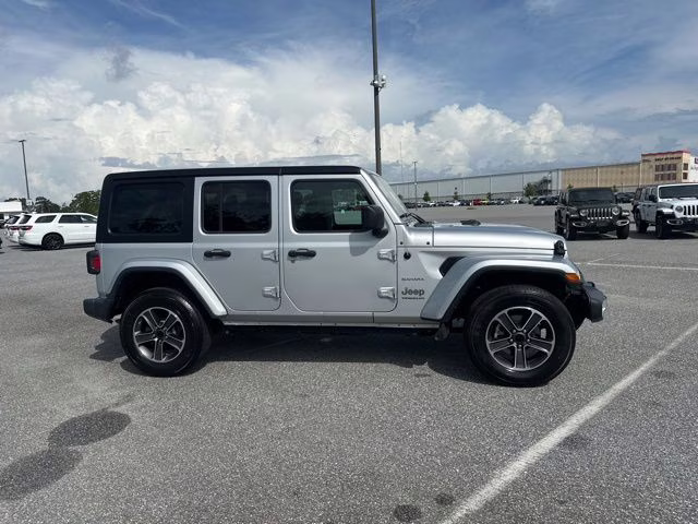 2023 Granite Crystal Metallic Clearcoat Jeep Wrangler Sahara 4X4 SUV