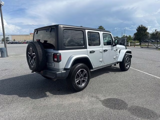 2023 Granite Crystal Metallic Clearcoat Jeep Wrangler Sahara 4X4 SUV