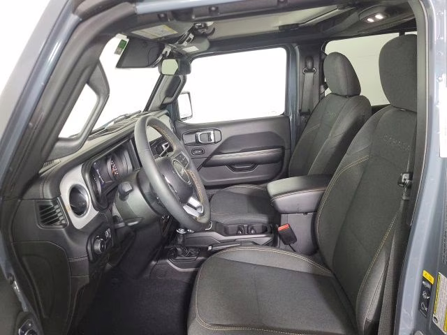 2024 Granite Crystal Metallic Clearcoat Jeep Wrangler Sahara 4X4 SUV