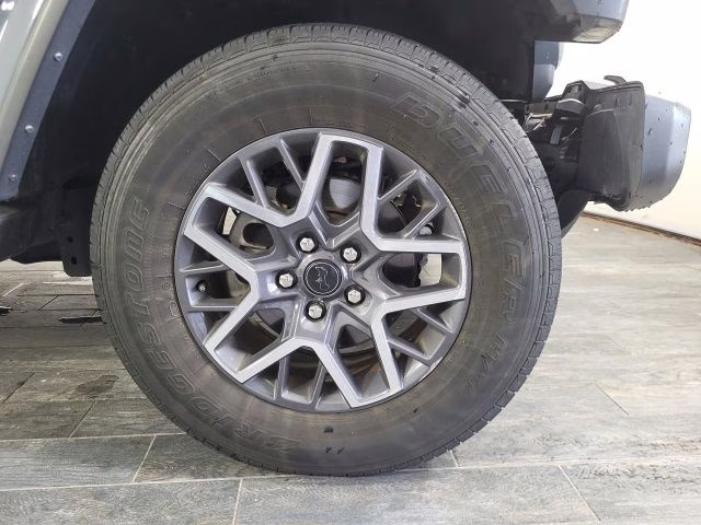 2024 Granite Crystal Metallic Clearcoat Jeep Wrangler Sahara 4X4 SUV