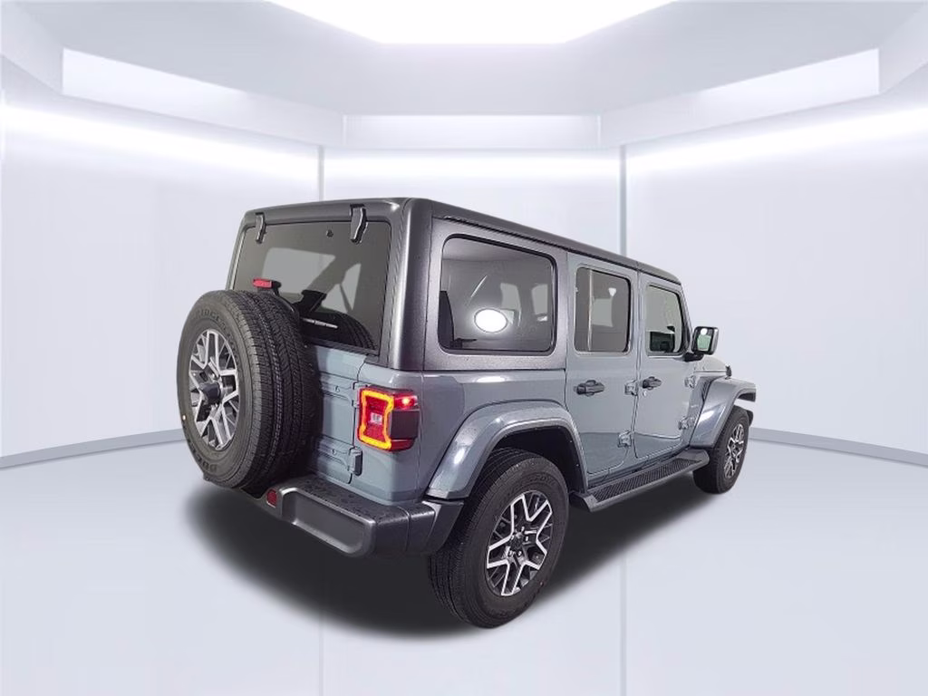 2024 Granite Crystal Metallic Clearcoat Jeep Wrangler Sahara 4X4 SUV