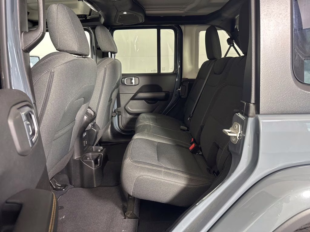 2024 Granite Crystal Metallic Clearcoat Jeep Wrangler Sahara 4X4 SUV