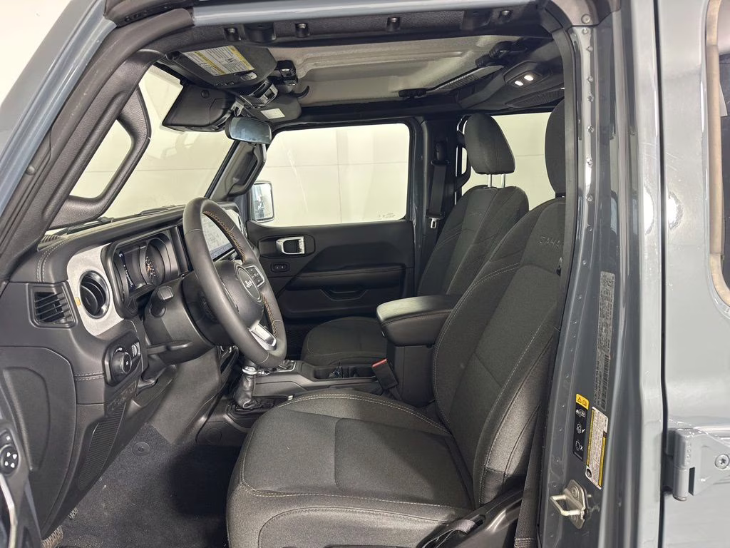 2024 Granite Crystal Metallic Clearcoat Jeep Wrangler Sahara 4X4 SUV