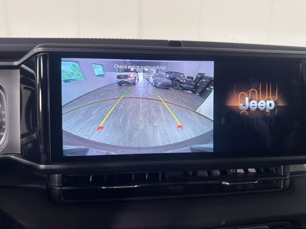 2024 Granite Crystal Metallic Clearcoat Jeep Wrangler Sahara 4X4 SUV