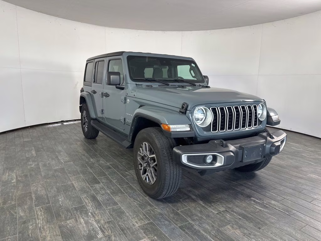 2024 Granite Crystal Metallic Clearcoat Jeep Wrangler Sahara 4X4 SUV