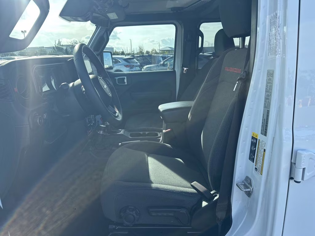 2025 Bright White Clearcoat Jeep Wrangler Rubicon 4X4 SUV