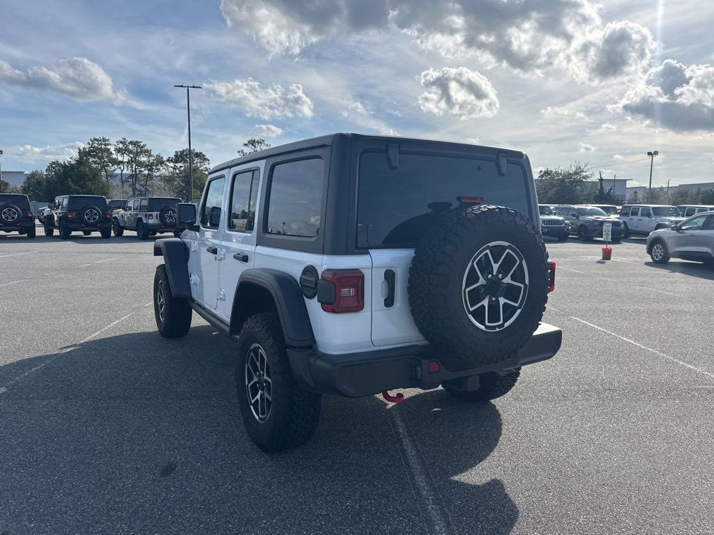 2025 Bright White Clearcoat Jeep Wrangler Rubicon 4X4 SUV