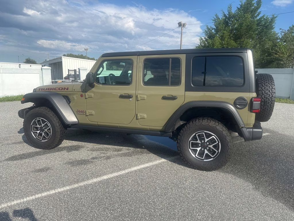 2025 Granite Crystal Metallic Clearcoat Jeep Wrangler Rubicon 4X4 SUV