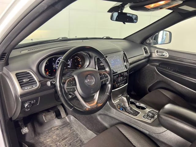 2021 Bright White Clearcoat Jeep Grand Cherokee Laredo X 4X4 SUV