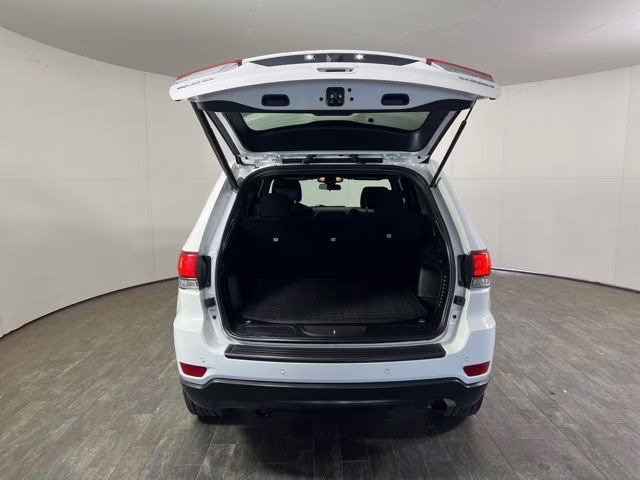 2021 Bright White Clearcoat Jeep Grand Cherokee Laredo X 4X4 SUV