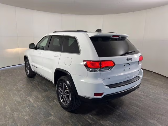 2021 Bright White Clearcoat Jeep Grand Cherokee Laredo X 4X4 SUV