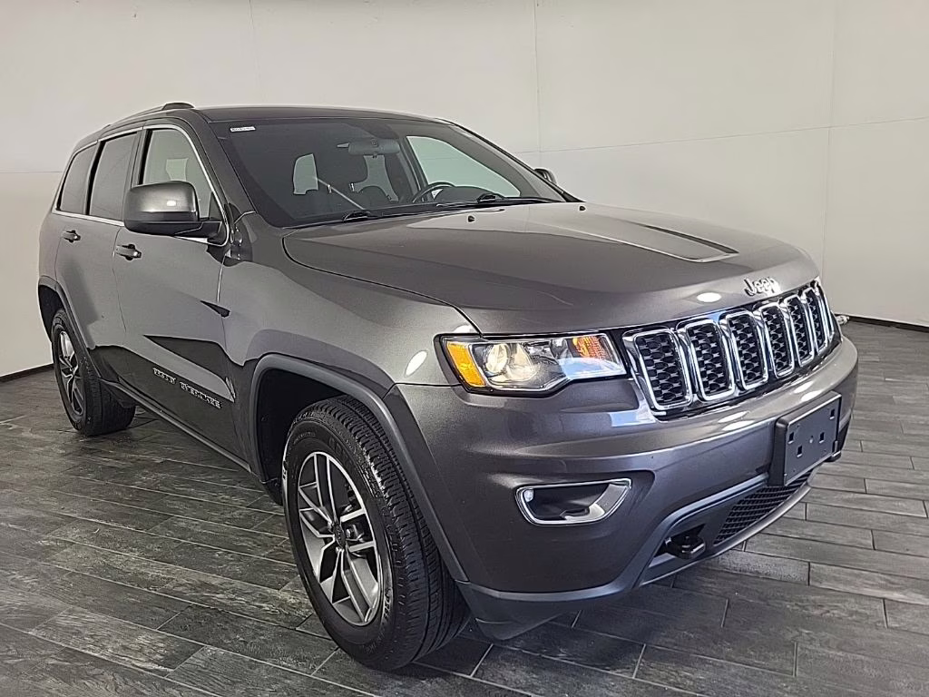2021 Granite Crystal Metallic Clearcoat Jeep Grand Cherokee Laredo E 4X4 SUV