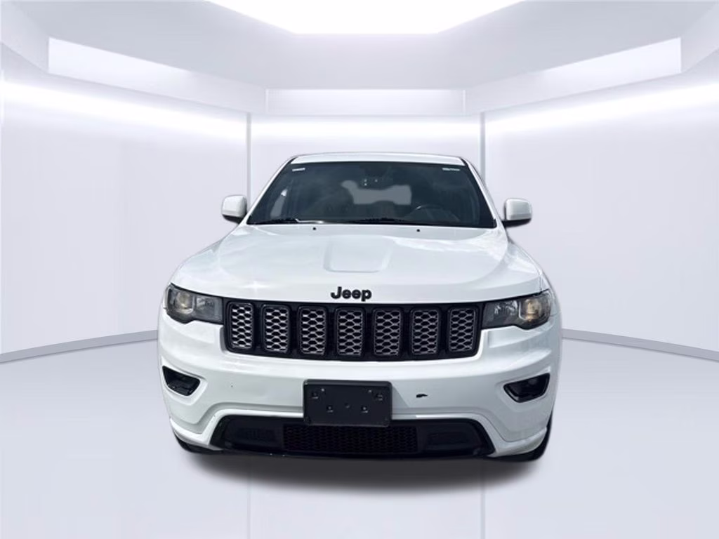 2021 Bright White Clearcoat Jeep Grand Cherokee Laredo E 4X4 SUV