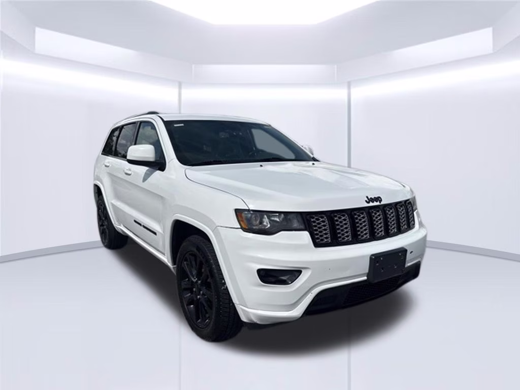 2021 Bright White Clearcoat Jeep Grand Cherokee Laredo E 4X4 SUV