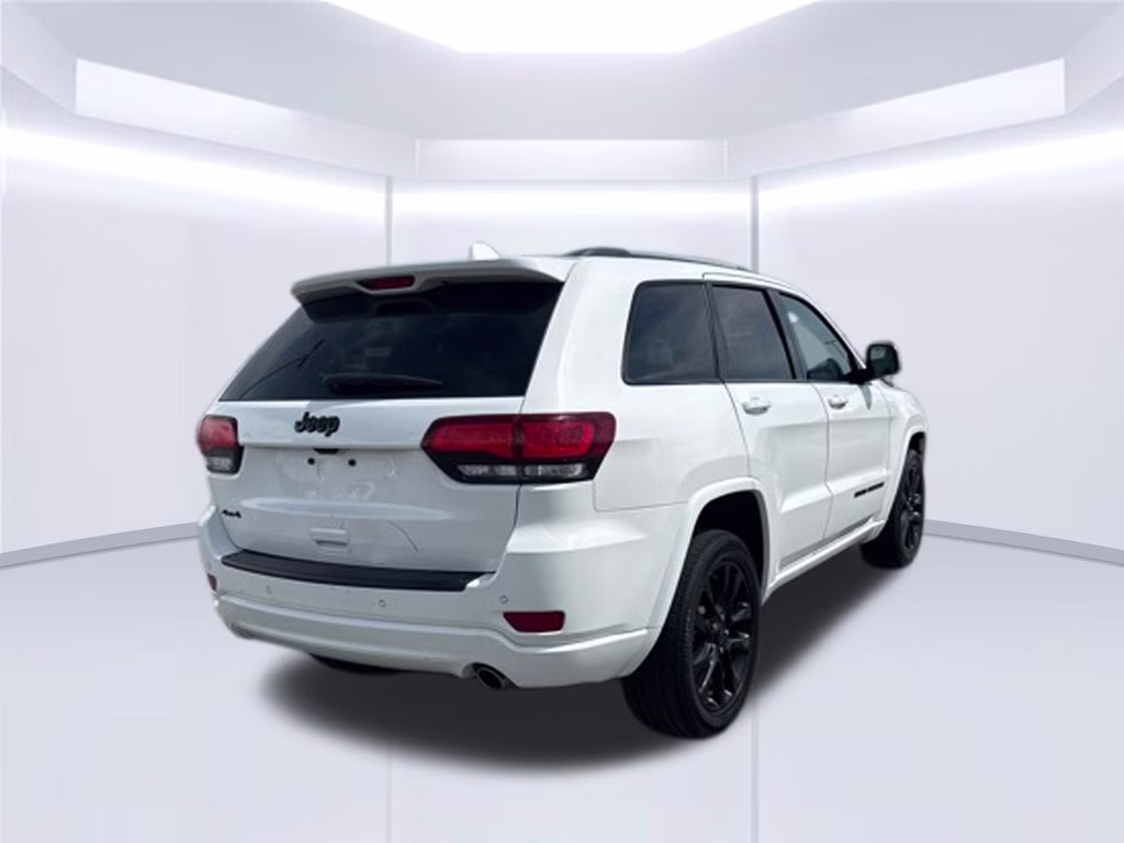 2021 Bright White Clearcoat Jeep Grand Cherokee Laredo E 4X4 SUV