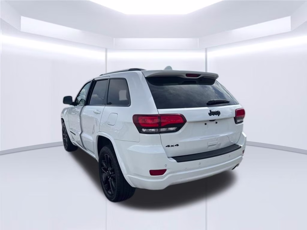 2021 Bright White Clearcoat Jeep Grand Cherokee Laredo E 4X4 SUV