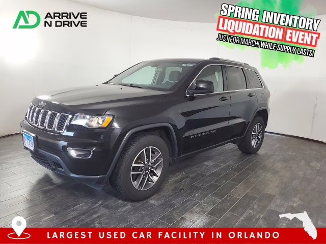 2021 Diamond Black Crystal Pearlcoat Jeep Grand Cherokee Laredo 4X4 SUV