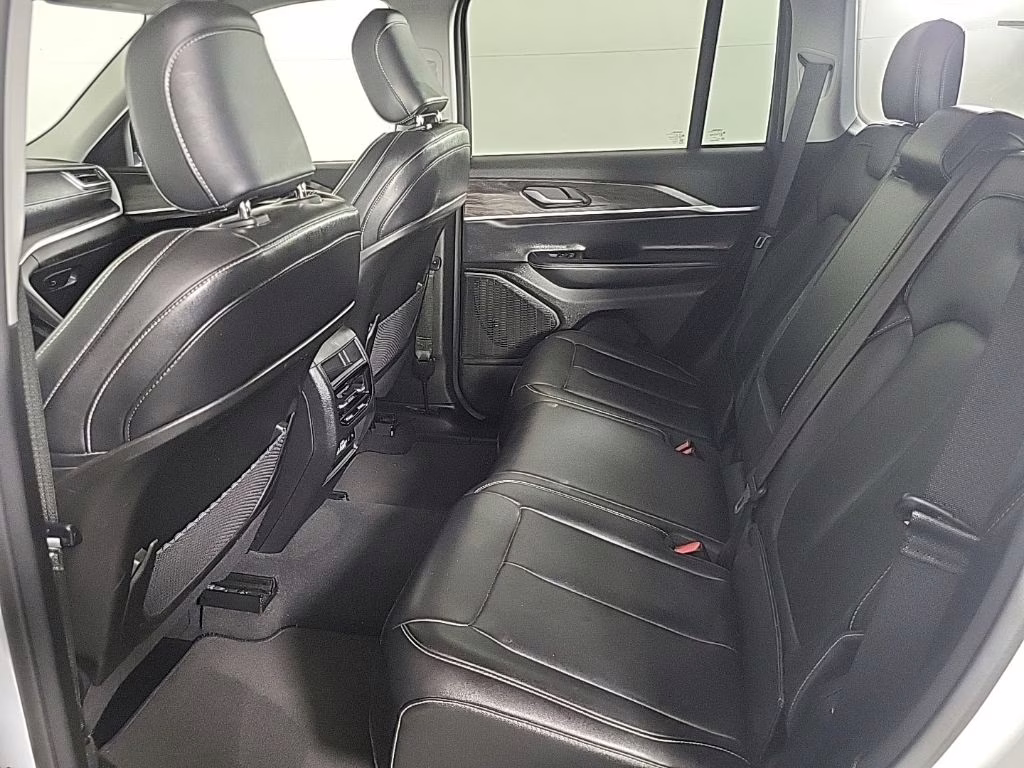 2023 Bright White Clearcoat Jeep Grand Cherokee Limited 4X4 SUV