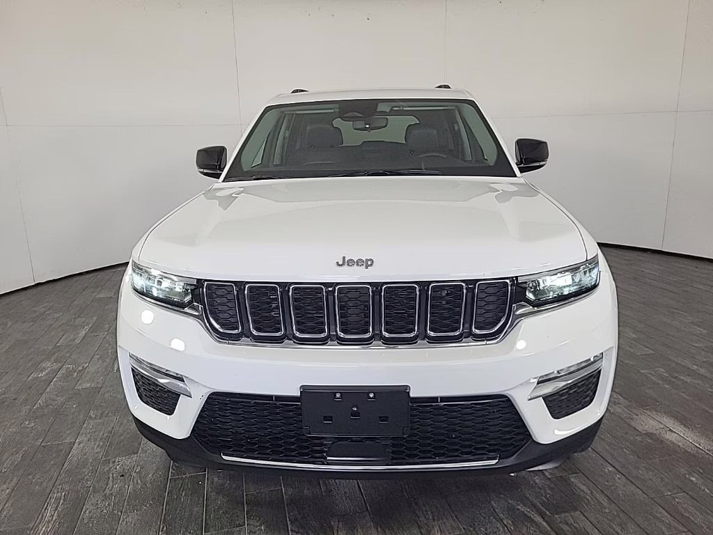 2023 Bright White Clearcoat Jeep Grand Cherokee Limited 4X4 SUV