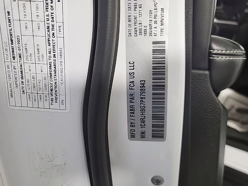2023 Bright White Clearcoat Jeep Grand Cherokee Limited 4X4 SUV