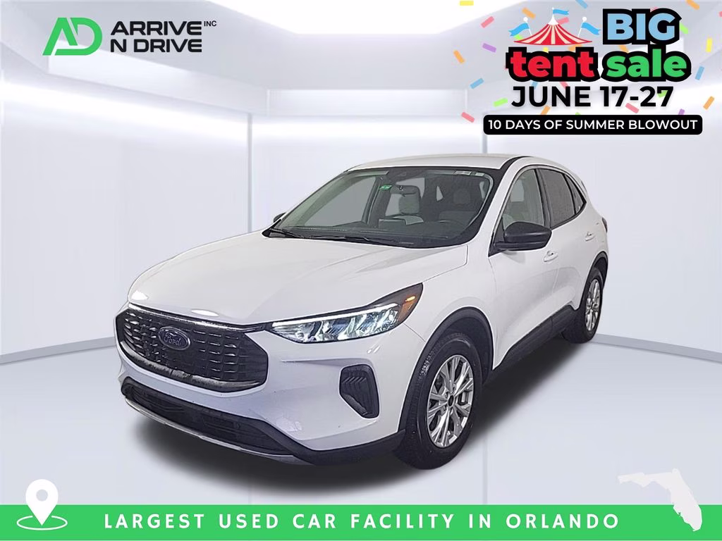 2024 Oxford White Ford Escape Active FWD SUV