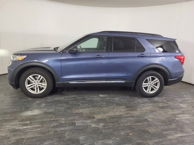 2021 Infinite Blue Metallic Tinted Clearcoat Ford Explorer XLT 4X4 SUV