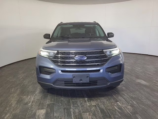 2021 Infinite Blue Metallic Tinted Clearcoat Ford Explorer XLT 4X4 SUV