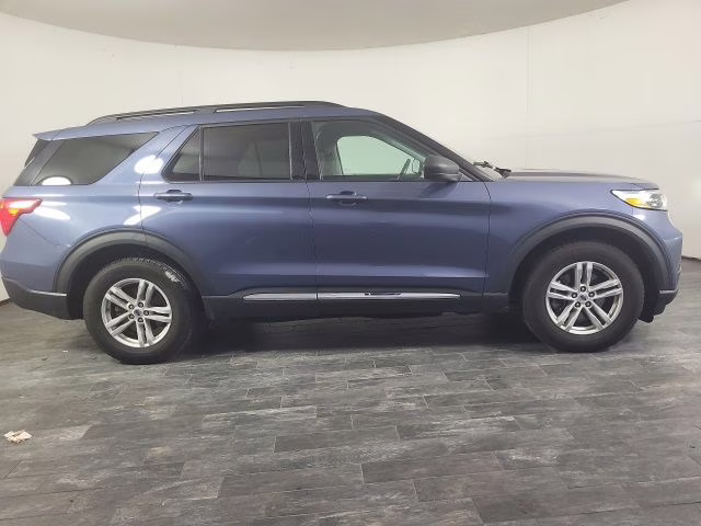 2021 Infinite Blue Metallic Tinted Clearcoat Ford Explorer XLT 4X4 SUV