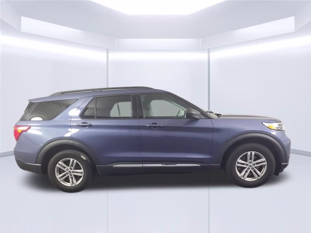2021 Infinite Blue Metallic Tinted Clearcoat Ford Explorer XLT 4X4 SUV