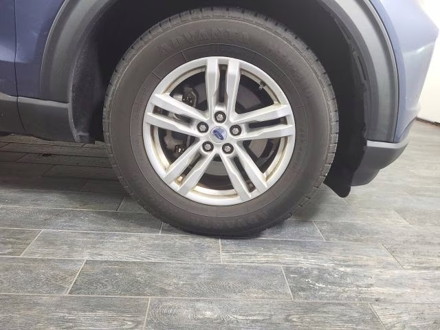 2021 Infinite Blue Metallic Tinted Clearcoat Ford Explorer XLT 4X4 SUV