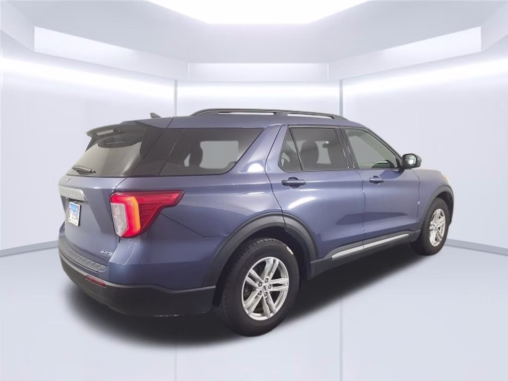 2021 Infinite Blue Metallic Tinted Clearcoat Ford Explorer XLT 4X4 SUV
