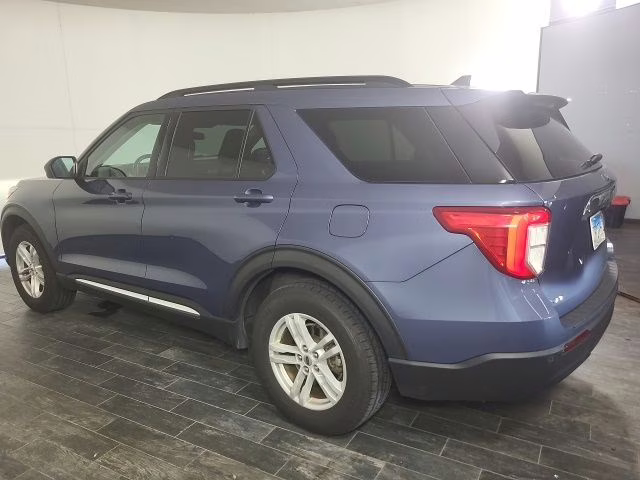 2021 Infinite Blue Metallic Tinted Clearcoat Ford Explorer XLT 4X4 SUV