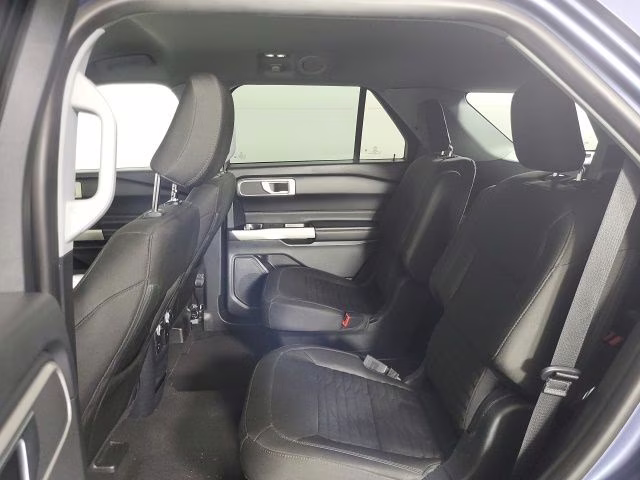2021 Infinite Blue Metallic Tinted Clearcoat Ford Explorer XLT 4X4 SUV