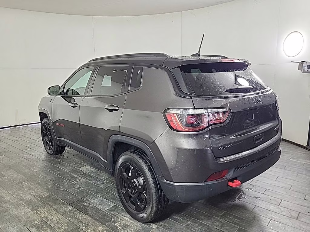 2023 Granite Crystal Metallic Clearcoat Jeep Compass Trailhawk 4X4 SUV