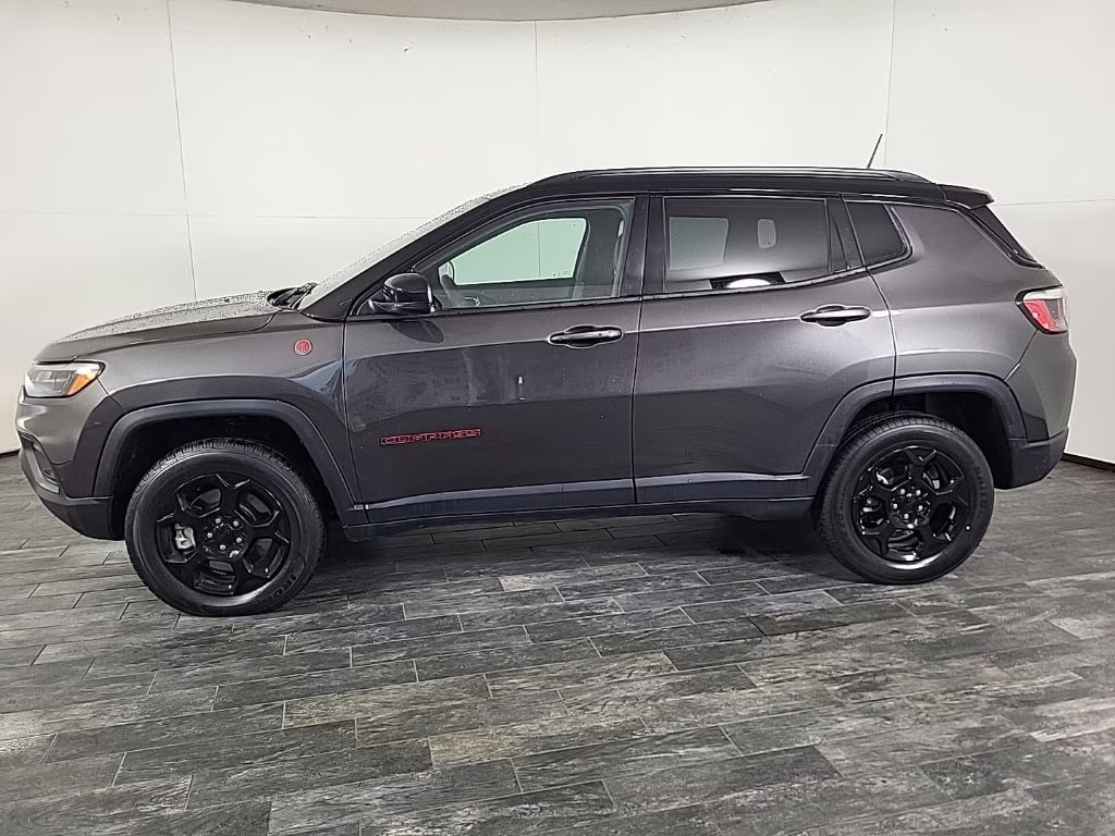 2023 Granite Crystal Metallic Clearcoat Jeep Compass Trailhawk 4X4 SUV