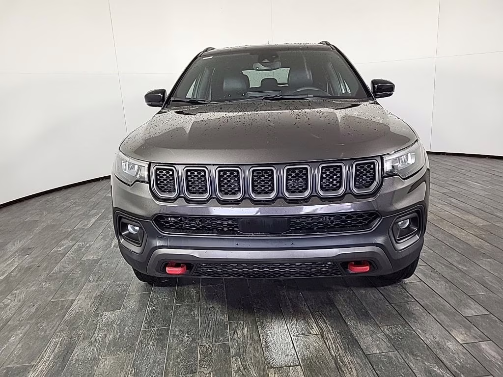 2023 Granite Crystal Metallic Clearcoat Jeep Compass Trailhawk 4X4 SUV