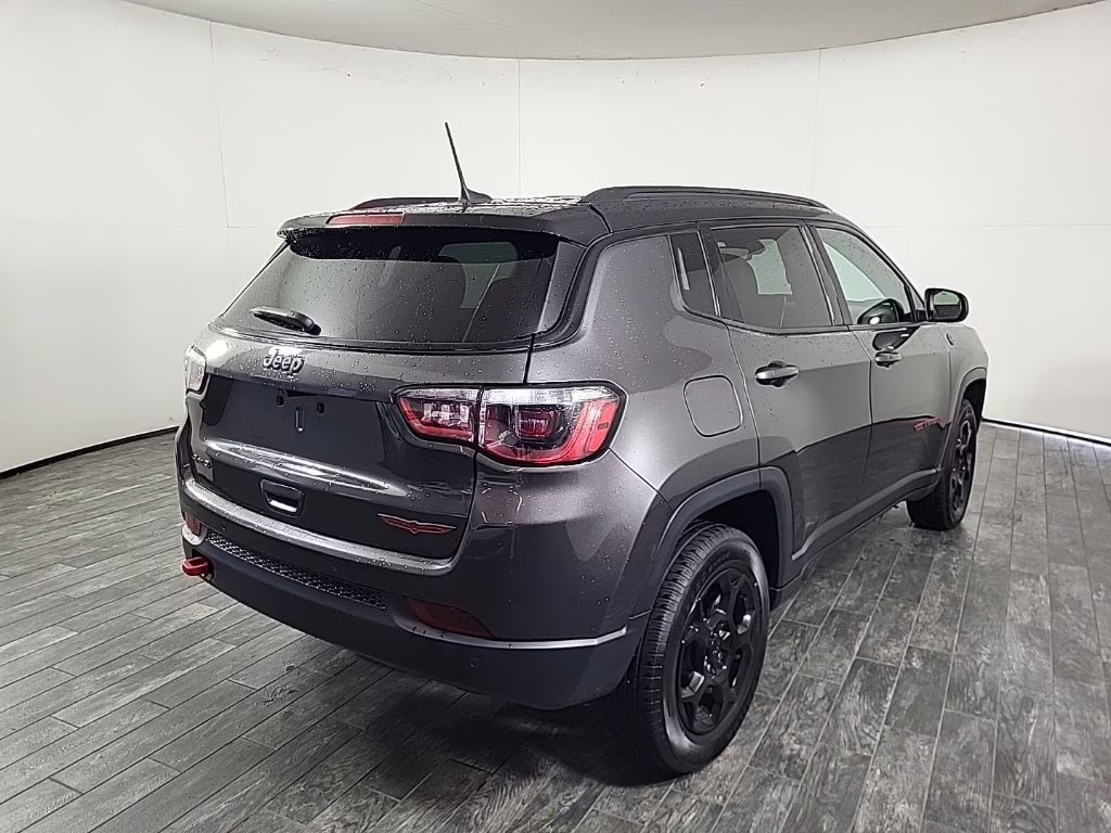 2023 Granite Crystal Metallic Clearcoat Jeep Compass Trailhawk 4X4 SUV