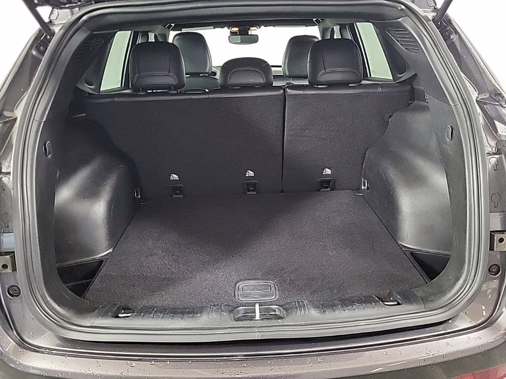 2023 Granite Crystal Metallic Clearcoat Jeep Compass Trailhawk 4X4 SUV
