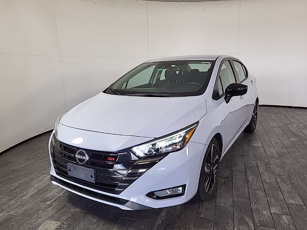 2024 Nissan Versa 1.6 SR CVT's photo
