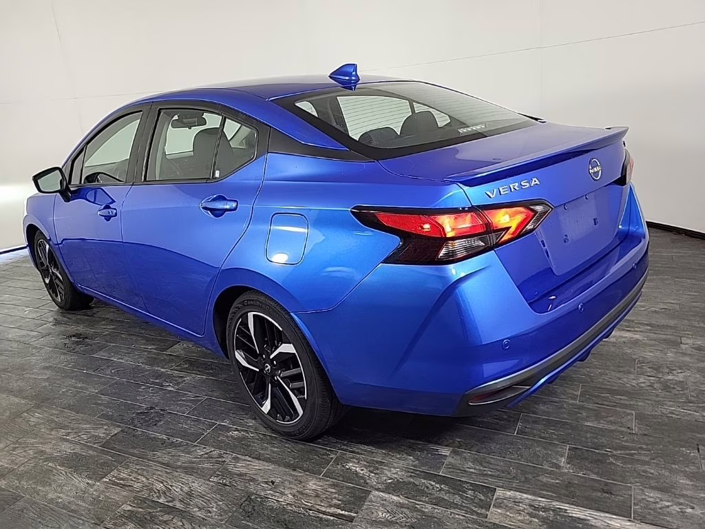 2024 Electric Blue Metallic Nissan Versa 1.6 SR FWD Sedan