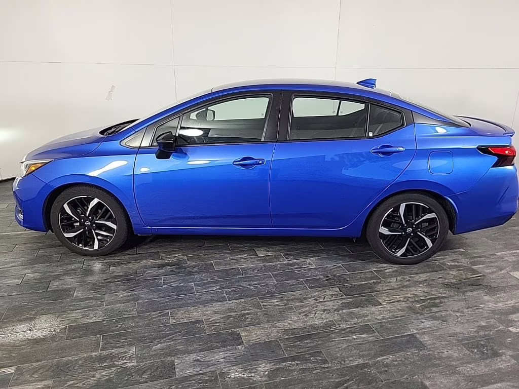 2024 Electric Blue Metallic Nissan Versa 1.6 SR FWD Sedan