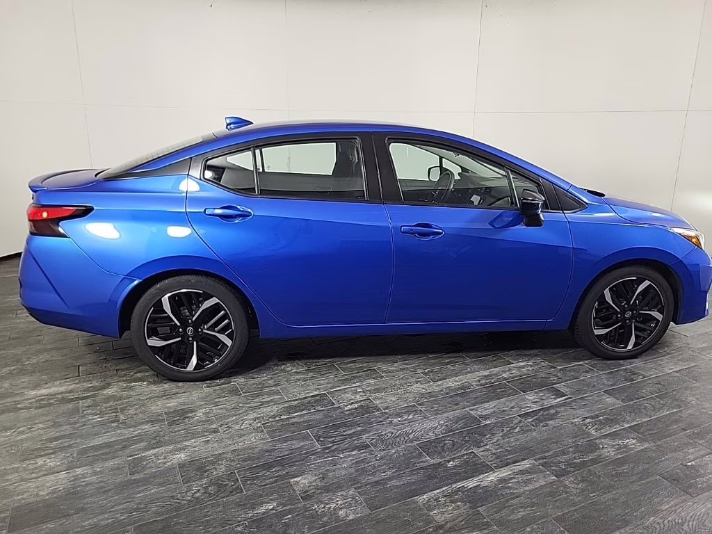 2024 Electric Blue Metallic Nissan Versa 1.6 SR FWD Sedan