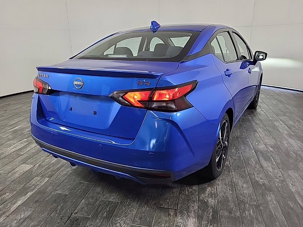 2024 Electric Blue Metallic Nissan Versa 1.6 SR FWD Sedan