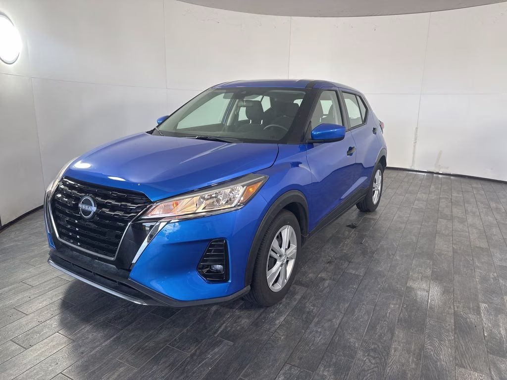 2025 Nissan Kicks Play S's photo