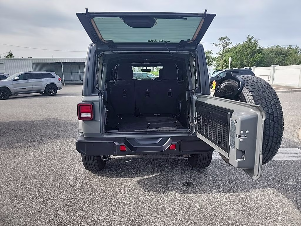 2023 Jeep Wrangler Sahara Altitude Sport Utility 4D 4X4 SUV