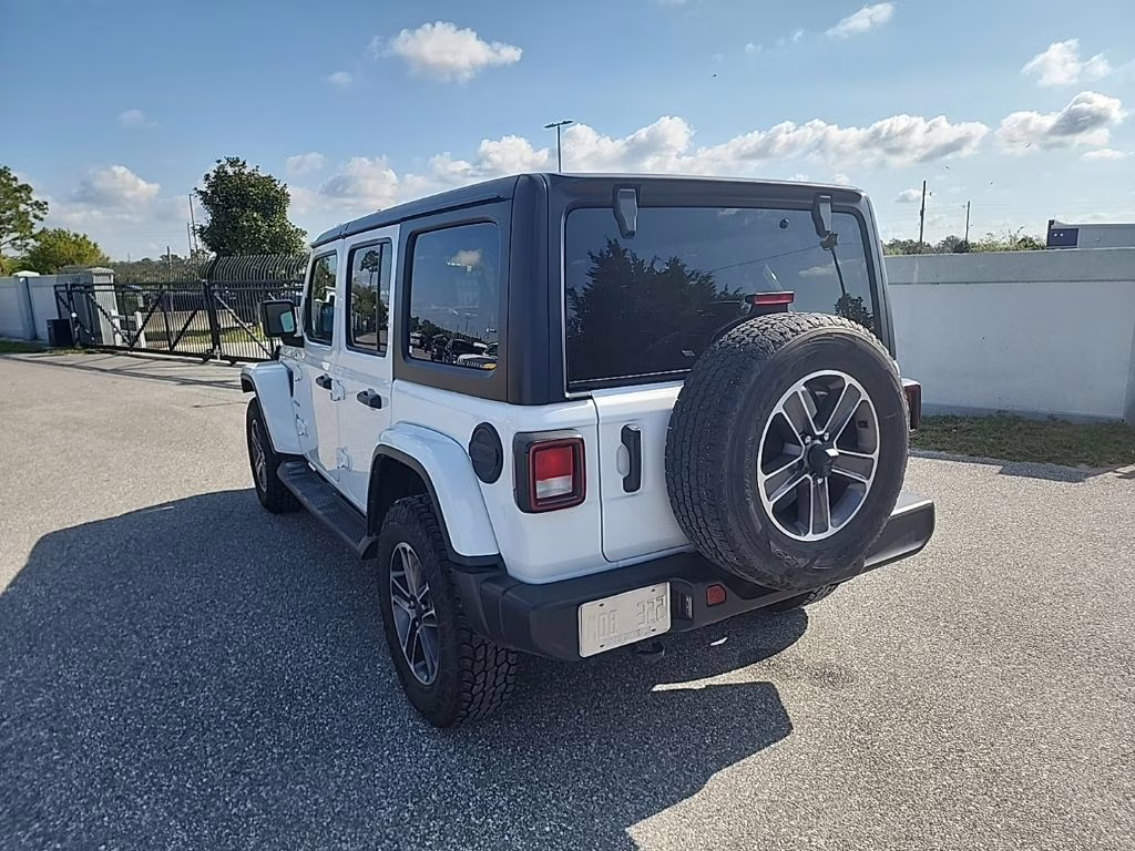 2023 Bright White Clearcoat Jeep Wrangler Sahara 4X4 SUV
