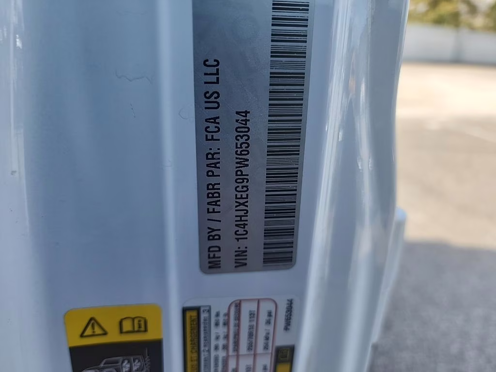 2023 Bright White Clearcoat Jeep Wrangler Sahara 4X4 SUV